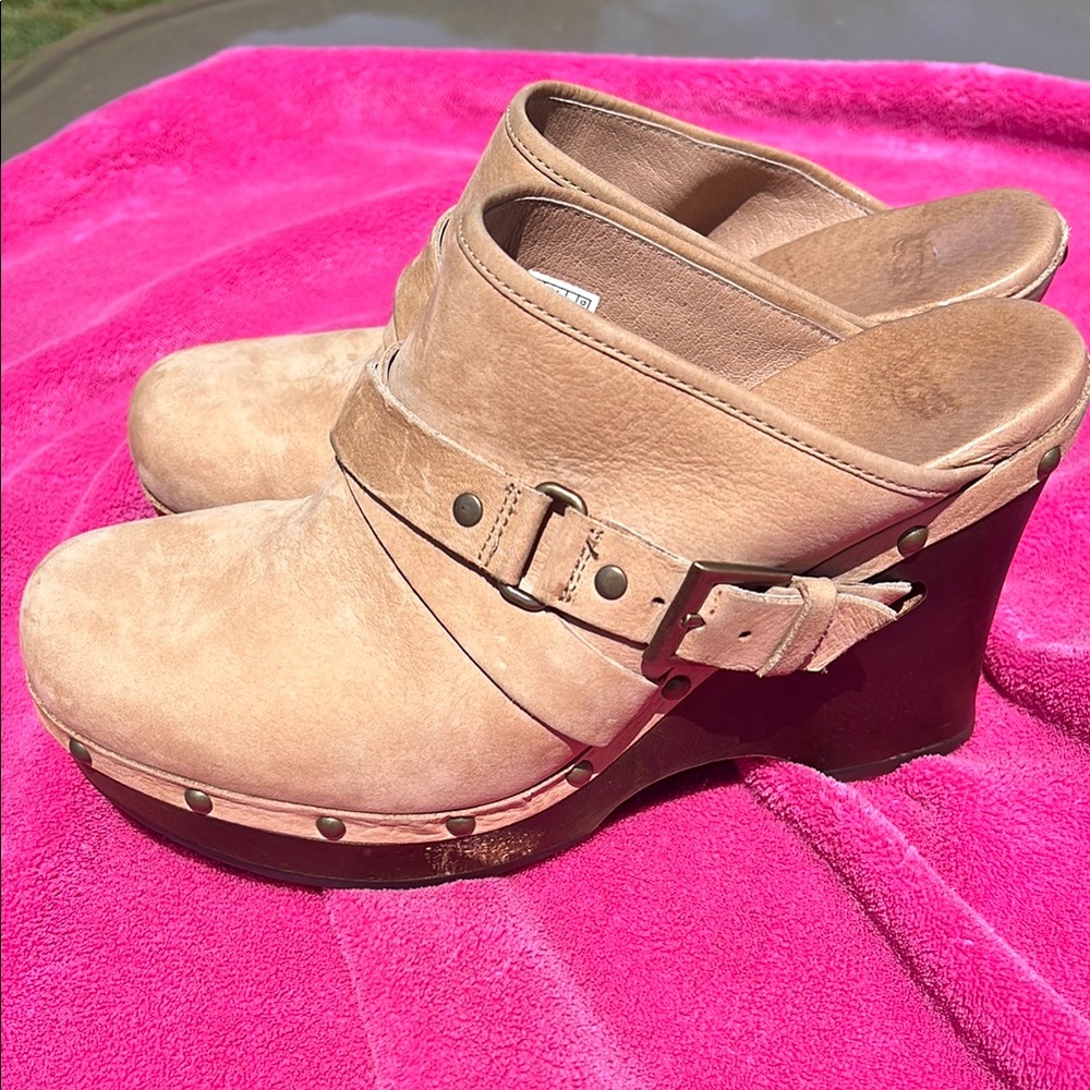 UGG Women Natalie Platform Wedge Clog Mule
